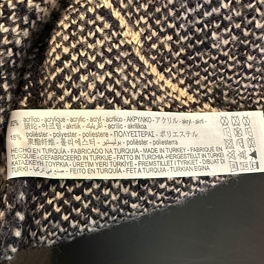 Zara Black and Cream Oversized Knit Sweater - Picture 7 of 7